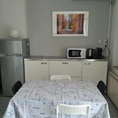 Tra La Stazione E Il