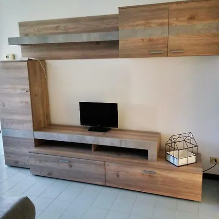 Tra La Stazione E Il