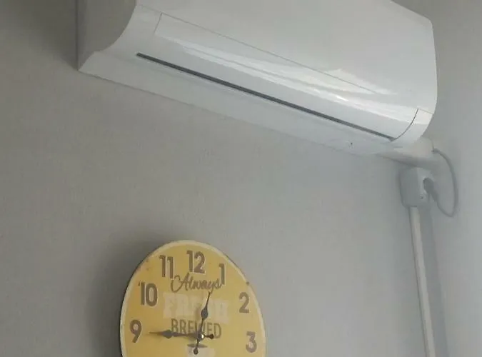 Tra La Stazione E Il Apartament *